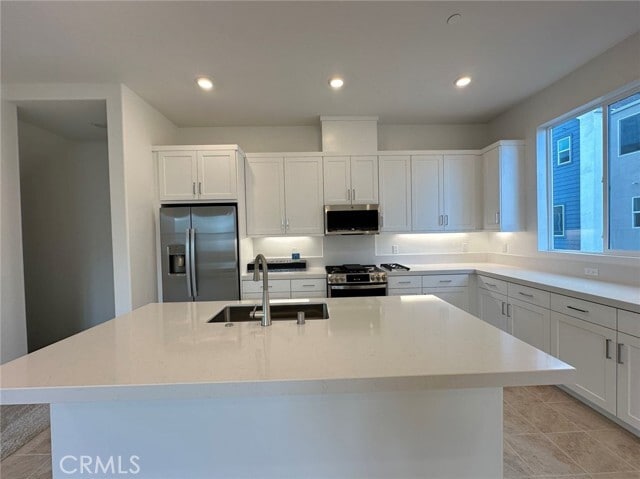 Building Photo - 206 Sash