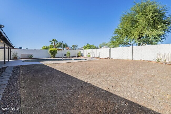 Building Photo - 2436 E Javelina Ave