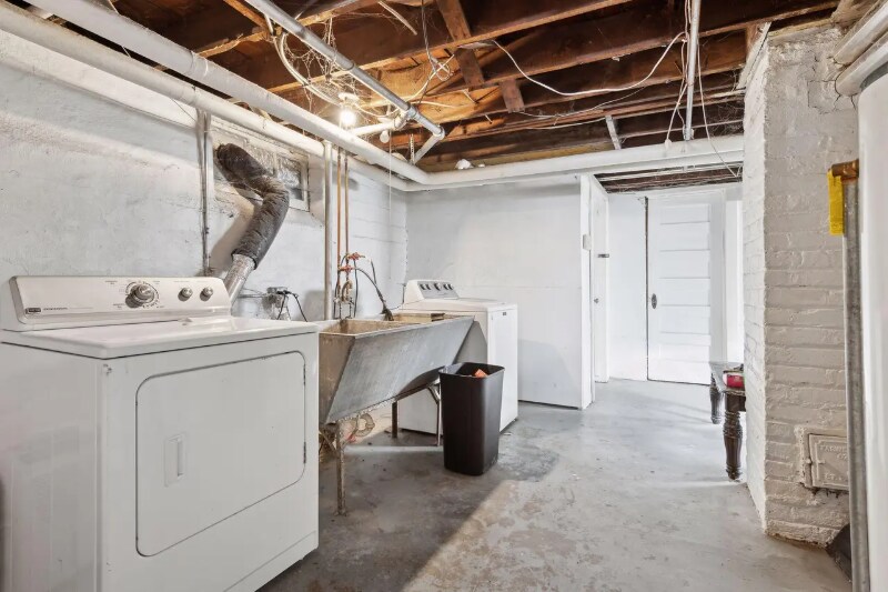 Building Photo - 3611 N Washburn Ave