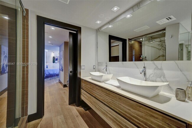 Building Photo - 3610 Yacht Club Dr