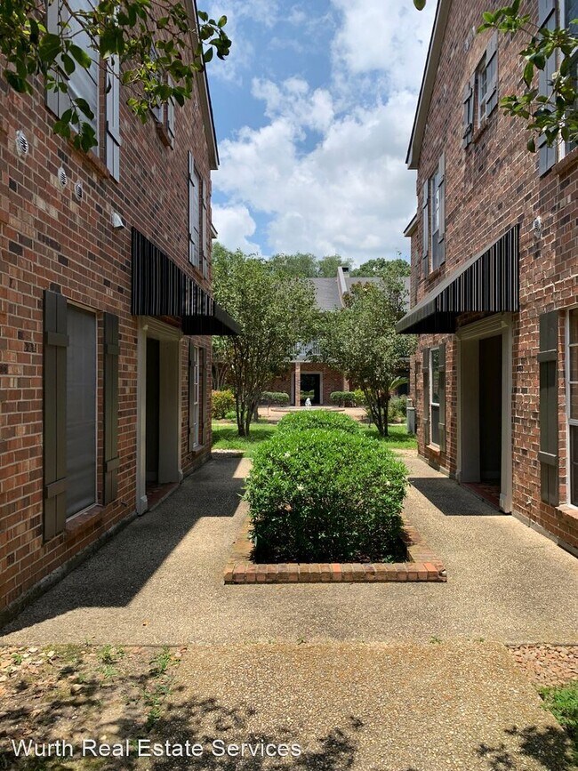Building Photo - 2 br, 2 bath House - 7640 LaSalle Ave. #111