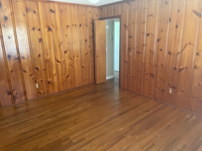 Building Photo - Great house on a large lot in Beauregard.