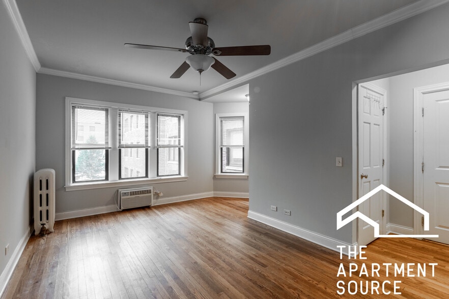 Primary Photo - 736 W Addison St