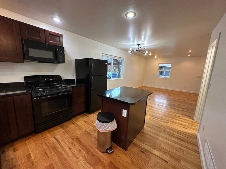Building Photo - 2783 Hedgerow Ct