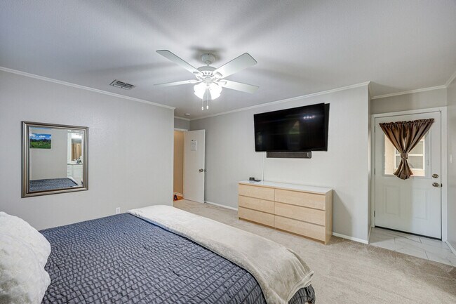 Building Photo - 8411 Brixton