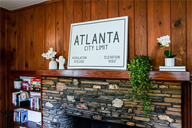 Building Photo - 4061 Lower Roswell Rd