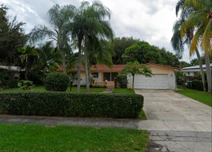 Building Photo - 50 NE 163rd St