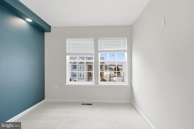 Building Photo - 43 Cecily Way