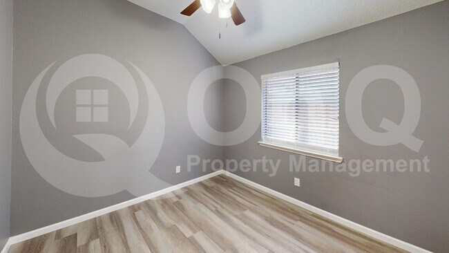 Building Photo - 2536 Beau Dr