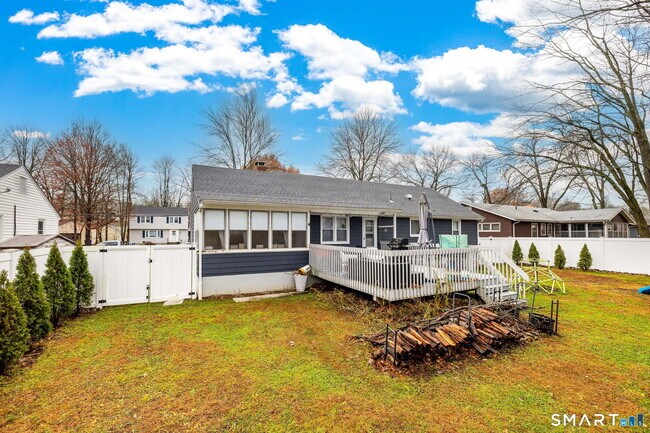 Building Photo - 14 Haynes Rd