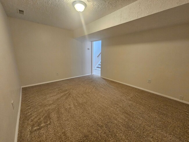 Building Photo - 5458 Celeste View Dr