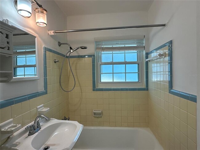 Building Photo - 1800 Pass a Grille Way