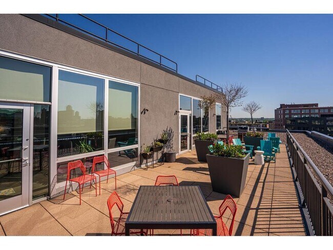 Building Photo - 730 N 4th St