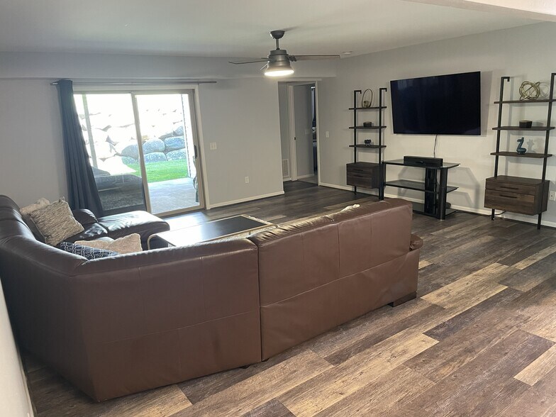 Living Room - 2956 Kentville Dr