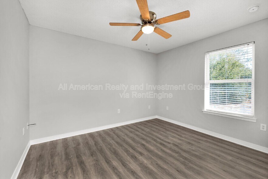 Building Photo - 648 Alysheba Dr