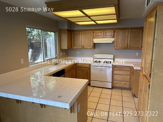 Building Photo - 5028 Stirrup Way