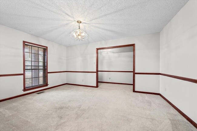 Building Photo - 10060 Rosemark Rd