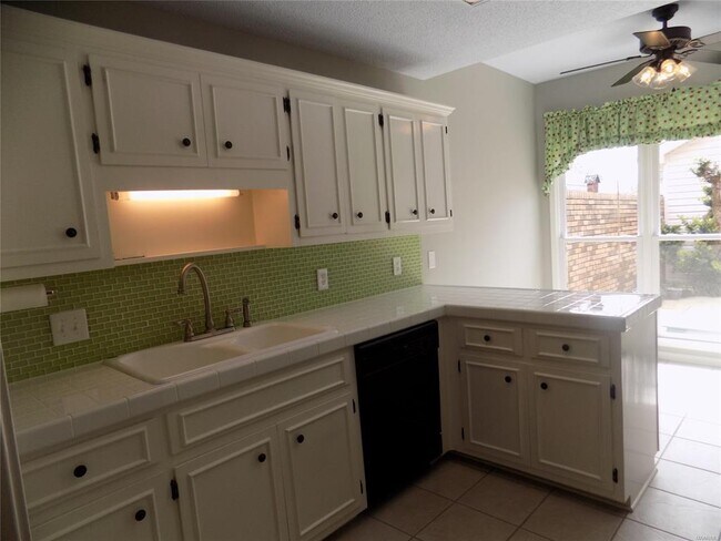 Building Photo - 4602 Cherry Tree Terrace