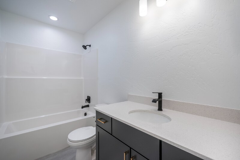 Building Photo - 116 W View Dr