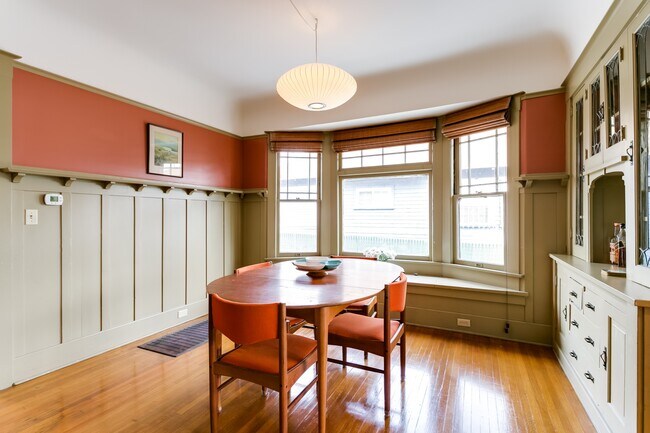 Building Photo - 4534 Melbourne Ave