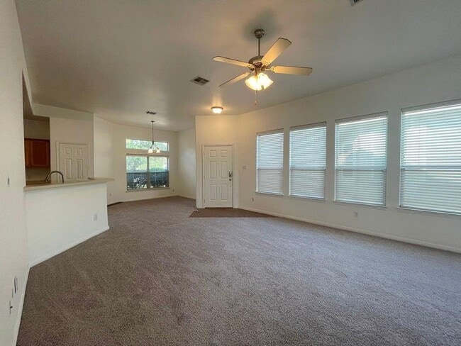 Building Photo - Nice home available in Brookside Subdivision!