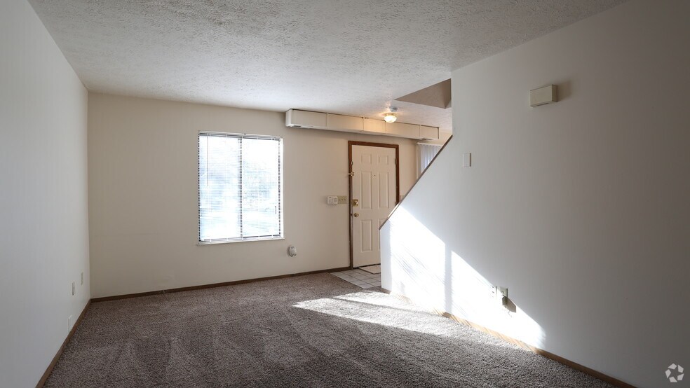 Ashley Village Apartments 2272 Sunshine Pl Columbus OH 43232