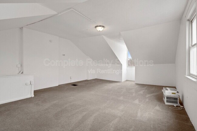 Building Photo - 2913 California Ave