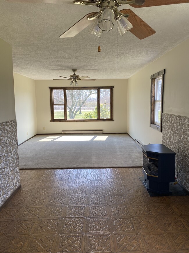 Building Photo - 12460 Collins-Arbogast Rd