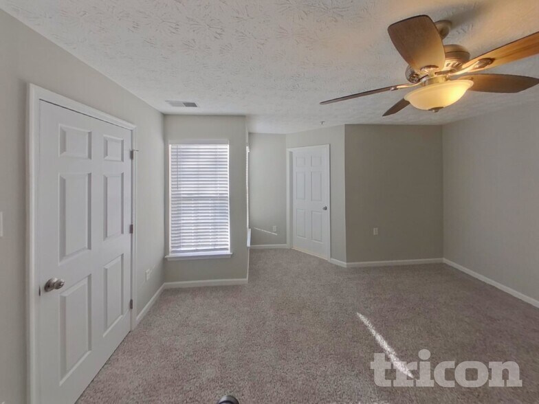 Building Photo - 9845 Bayline Cir
