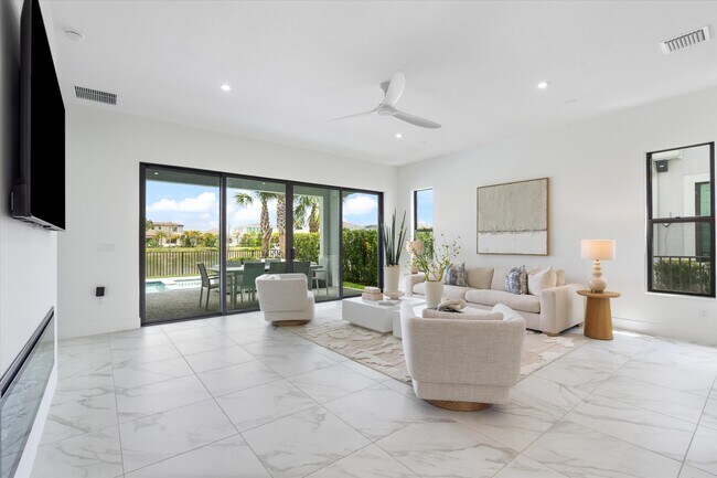 Building Photo - 12466 Solana Bay Cir