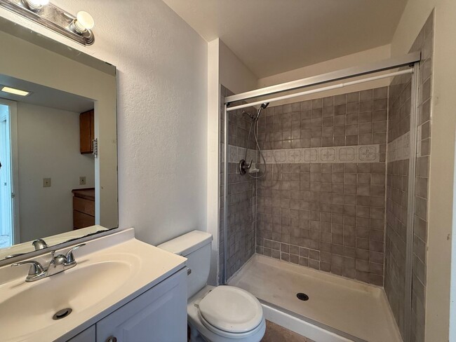 Building Photo - Beautiful 3B/2BA House in Mira Mesa!
