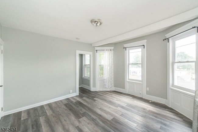 Building Photo - 68 Mill St