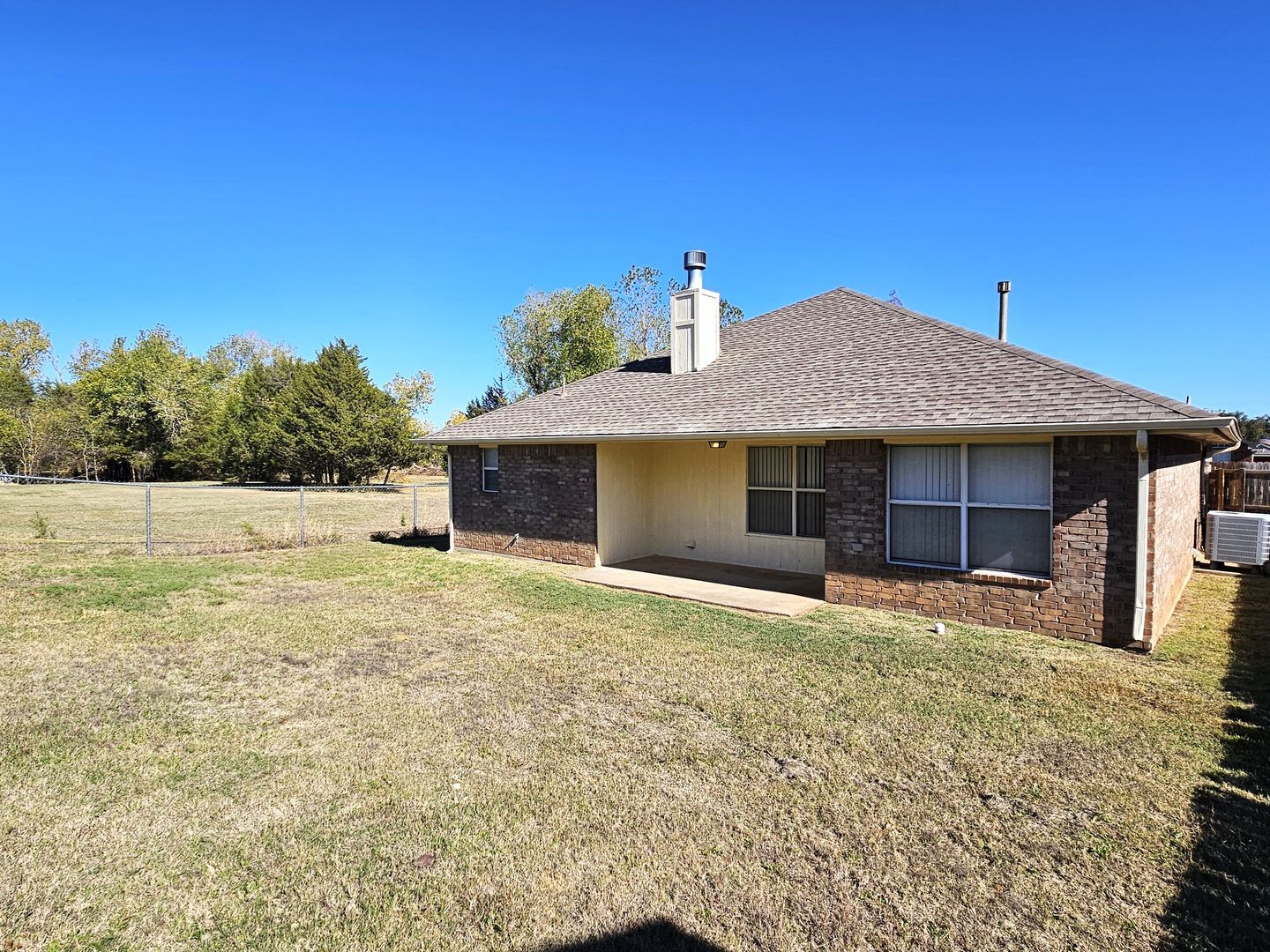 Building Photo - 205 N Eastgate Dr