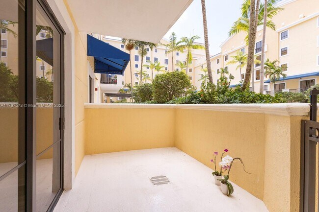 Building Photo - 8395 SW 73rd Ave