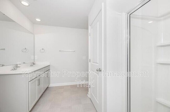 Building Photo - 1122 Banworth Ct