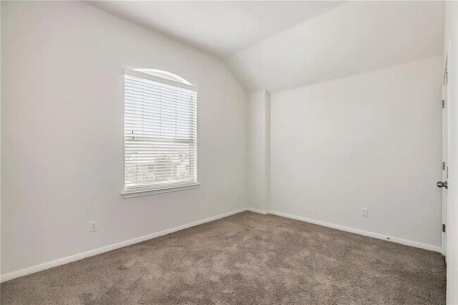 Building Photo - 541 Palmilla St