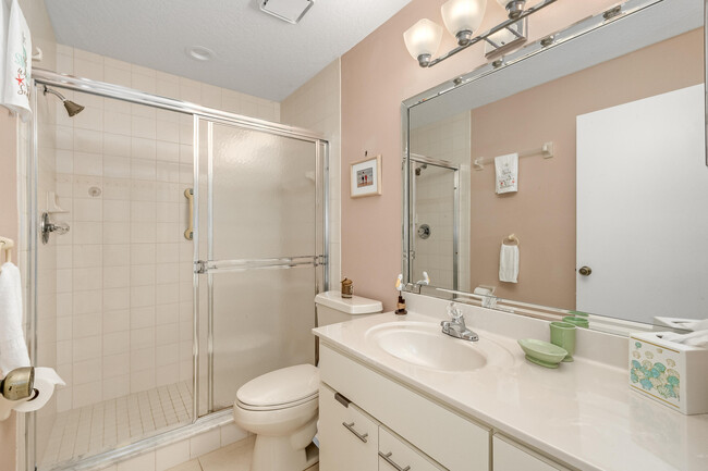 Building Photo - 3120 River Villa Way