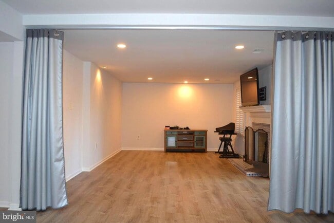 Building Photo - 7407 Crestberry Ln