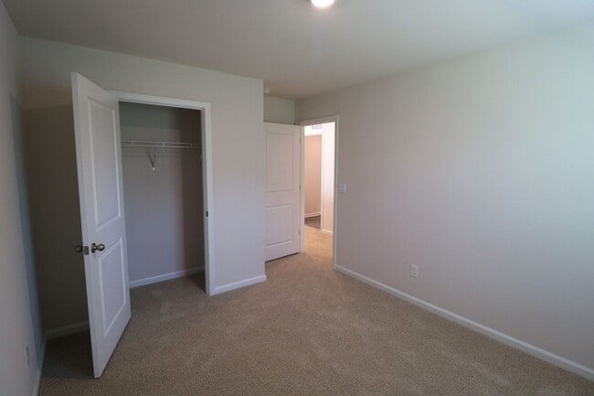 Building Photo - 182 Carriage Cove Cir