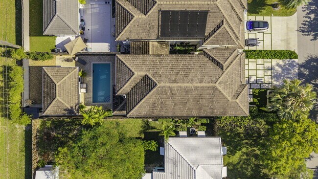 Building Photo - 505 SW 16th Ct