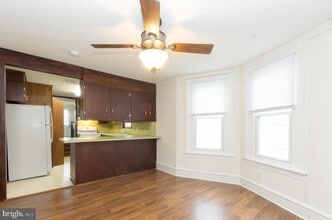 Building Photo - 431 Main St