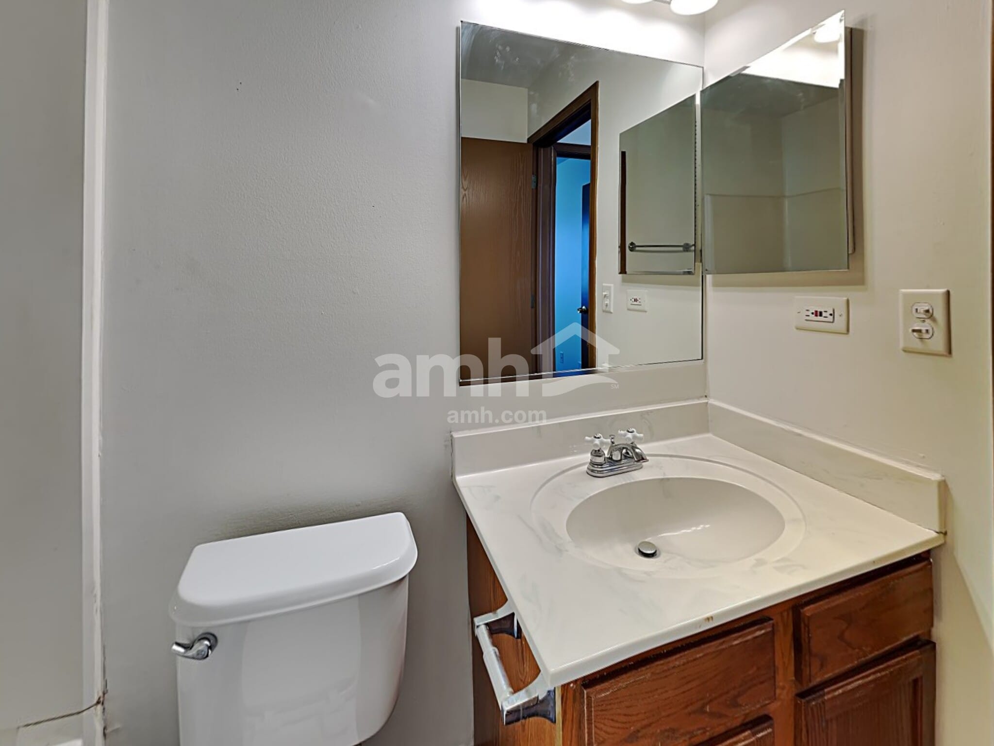 Building Photo - 544 Springwood Dr