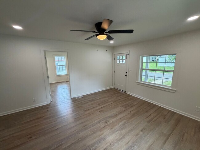Building Photo - Room in Single Family Home on Fox St SW