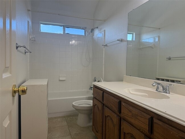 Building Photo - 1438 Kingsley Dr