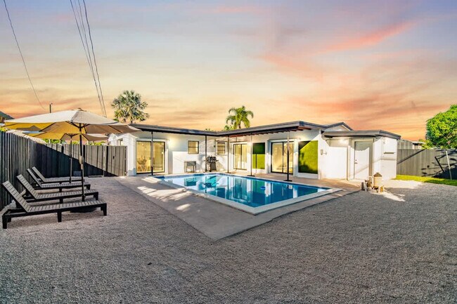 Building Photo - 6540 Park St