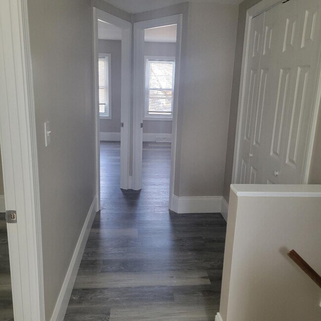 Building Photo - 133 Bath St