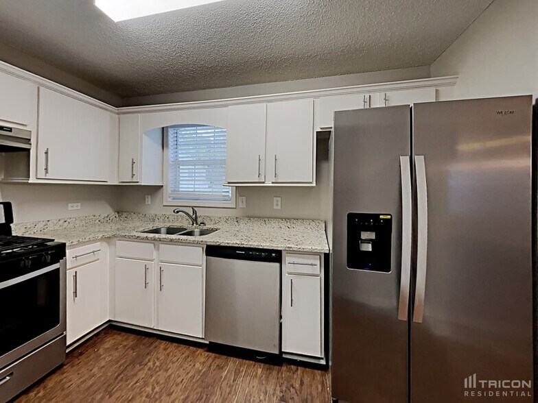 Building Photo - 114 Ivy Brook Dr