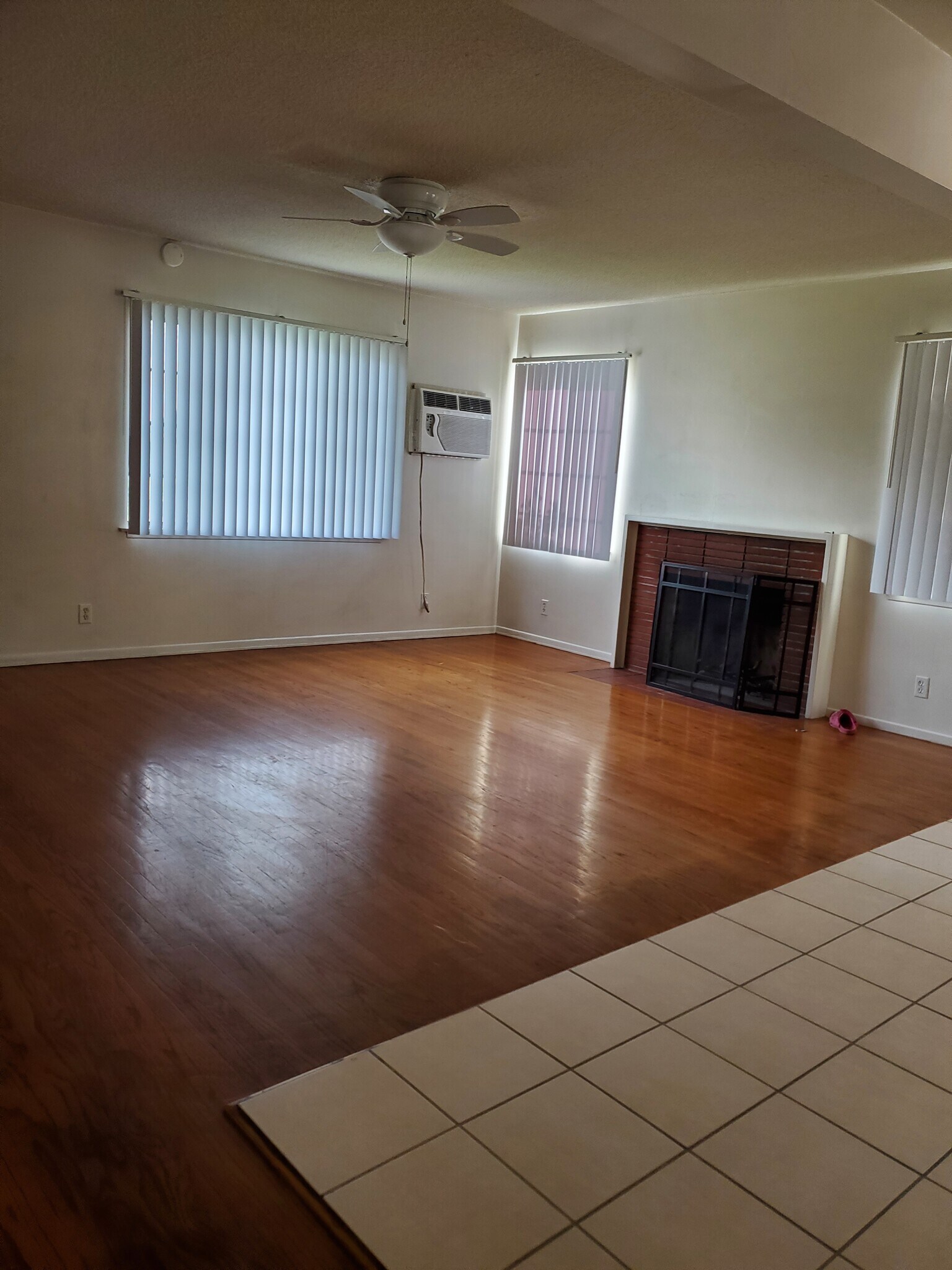 Building Photo - 237 Spring St