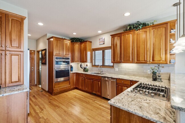 Building Photo - D20 Patio Home on the Golf Course views of...