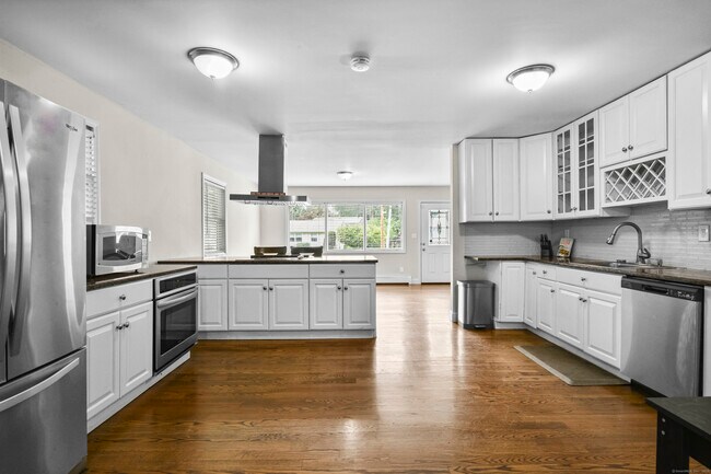 Building Photo - 198 Macon Dr